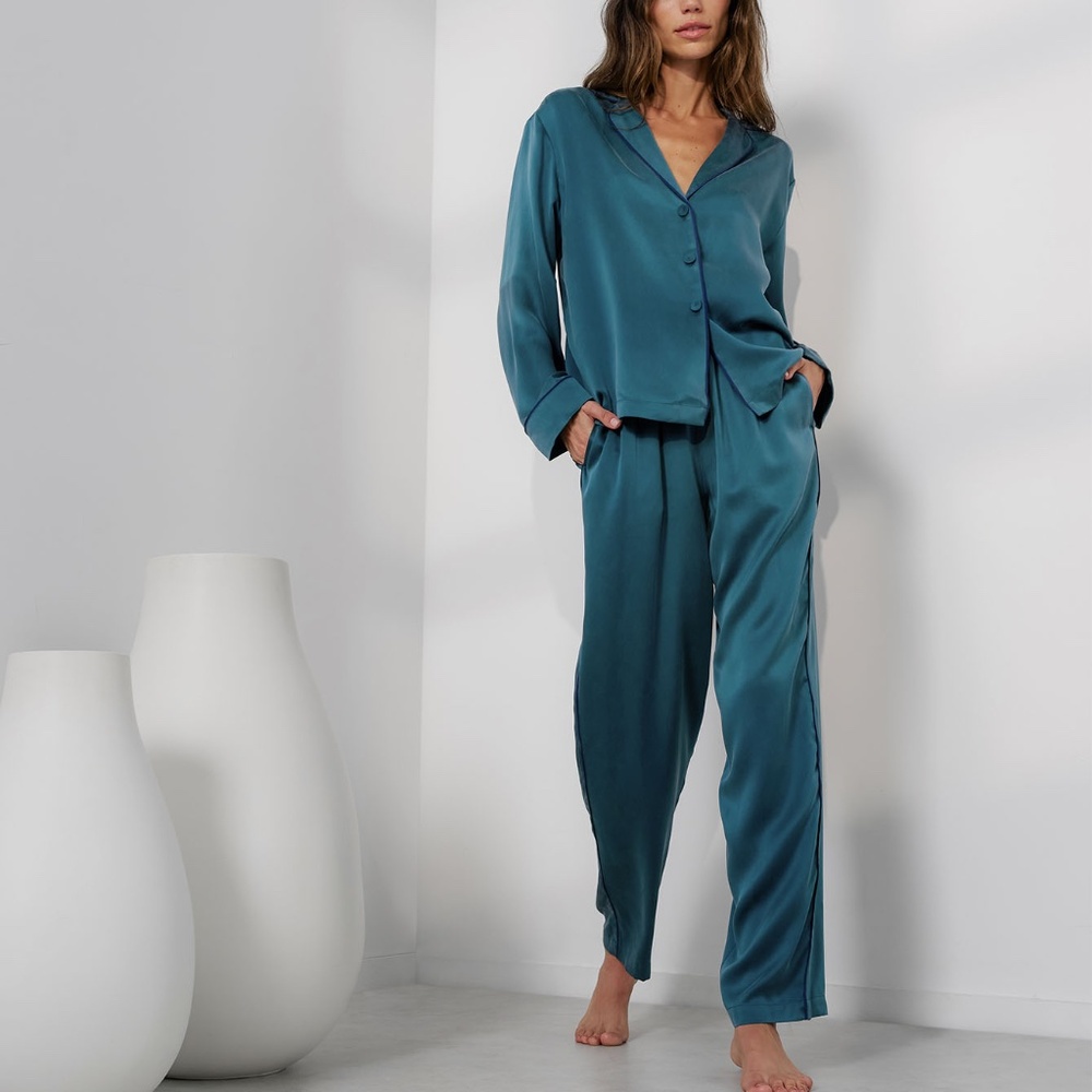 Lunya Washable Silk Piped Long Sleeve Pant Set Size MPiquant Teal/Lazing Navy /